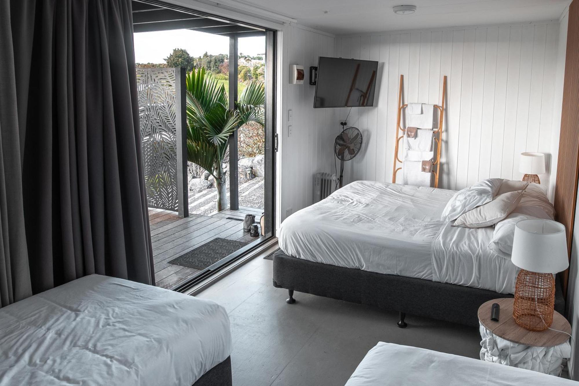 Aotearoa Surf Eco Pods Hotel Te Arai Eksteriør billede