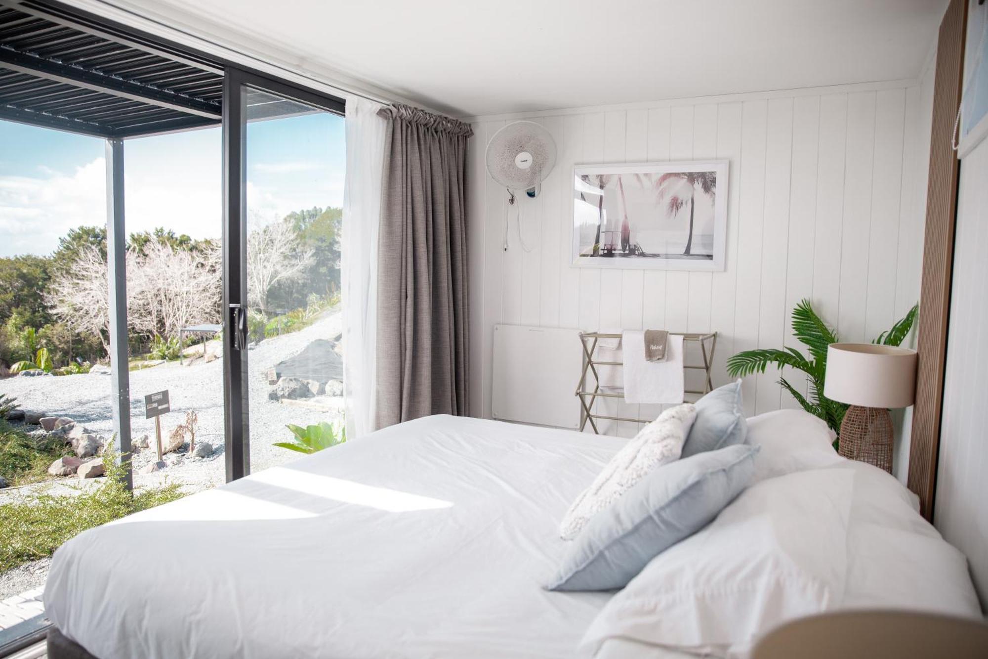 Aotearoa Surf Eco Pods Hotel Te Arai Eksteriør billede