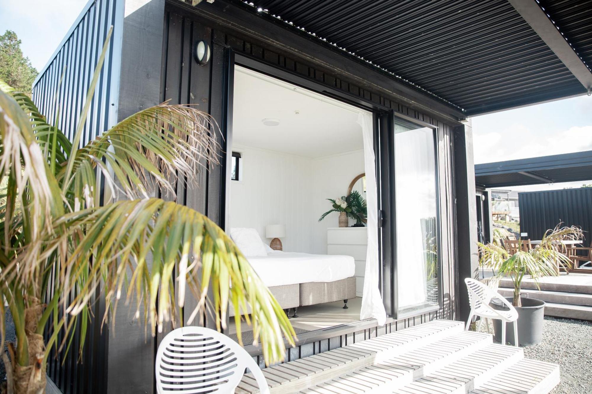 Aotearoa Surf Eco Pods Hotel Te Arai Eksteriør billede